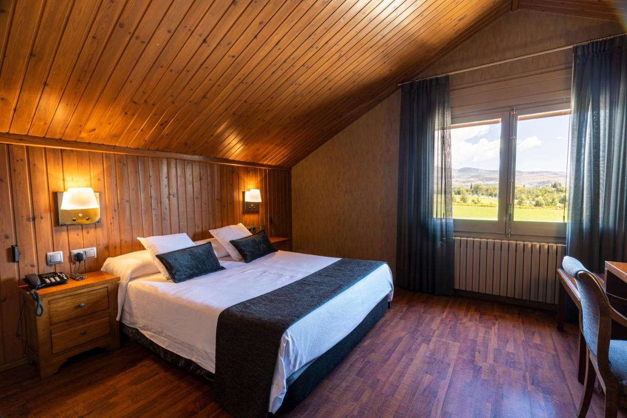 Hotel Del Prado Puigcerda Bagian luar foto