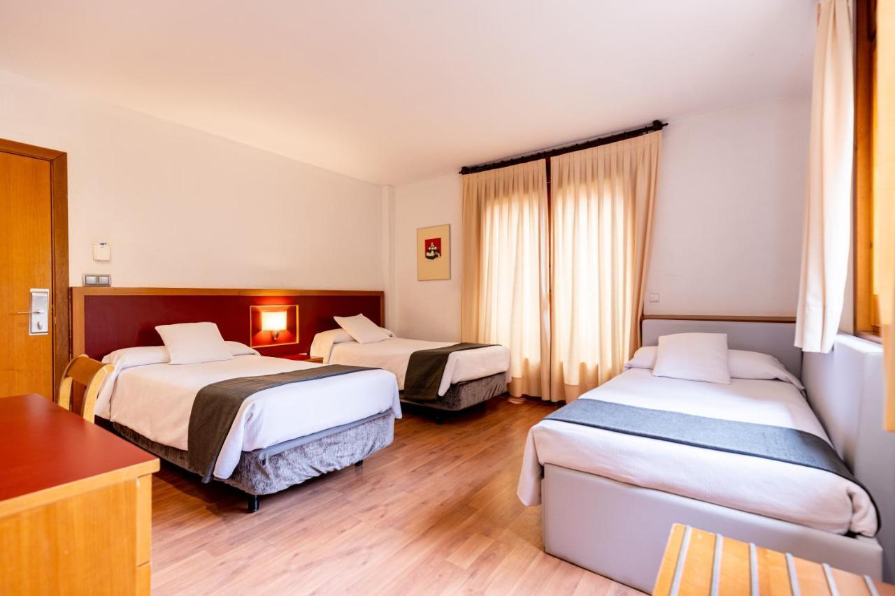 Hotel Del Prado Puigcerda Bagian luar foto
