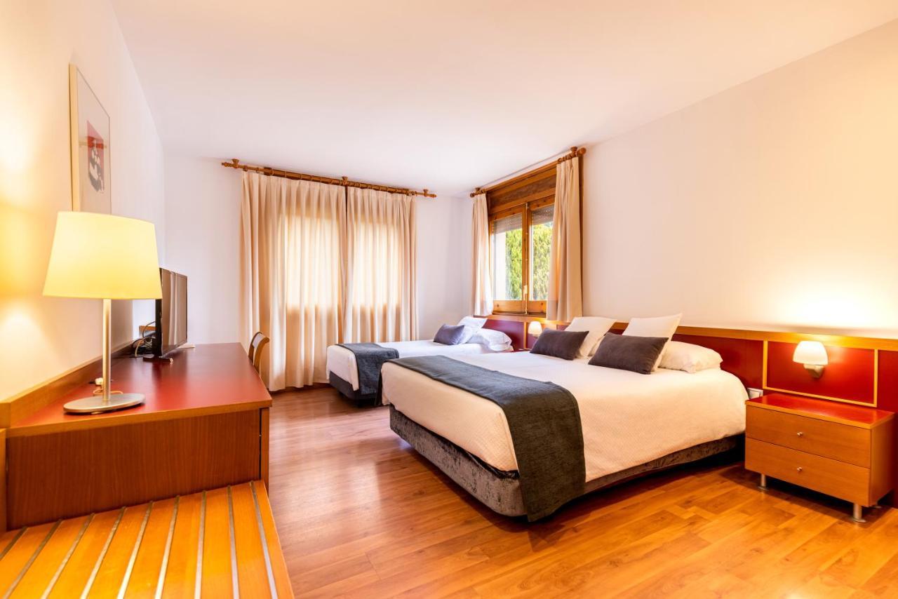 Hotel Del Prado Puigcerda Bagian luar foto