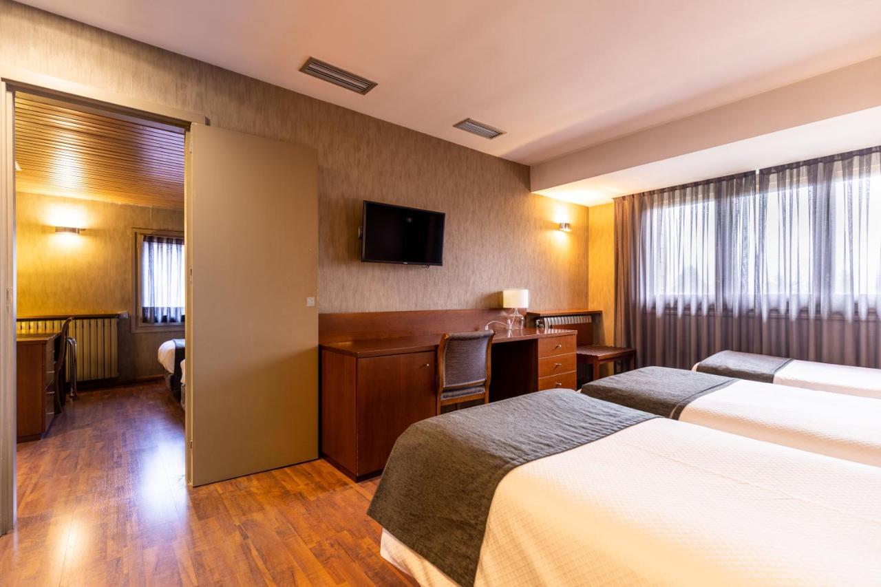 Hotel Del Prado Puigcerda Bagian luar foto