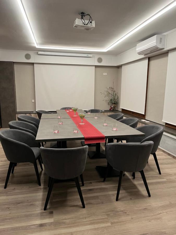 Hotel Del Prado Puigcerda Bagian luar foto