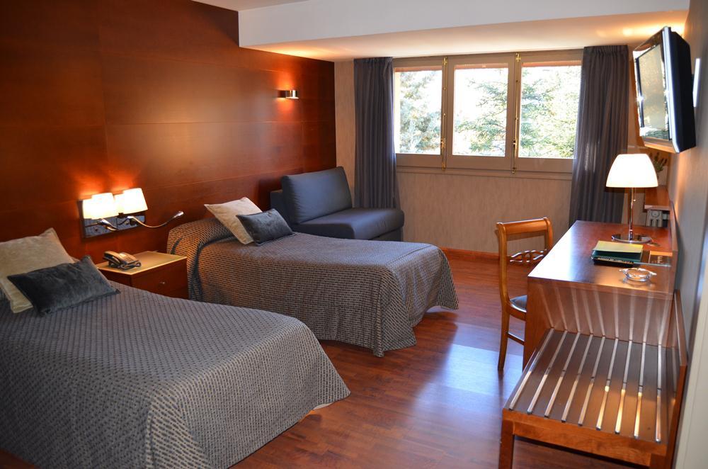 Hotel Del Prado Puigcerda Bagian luar foto