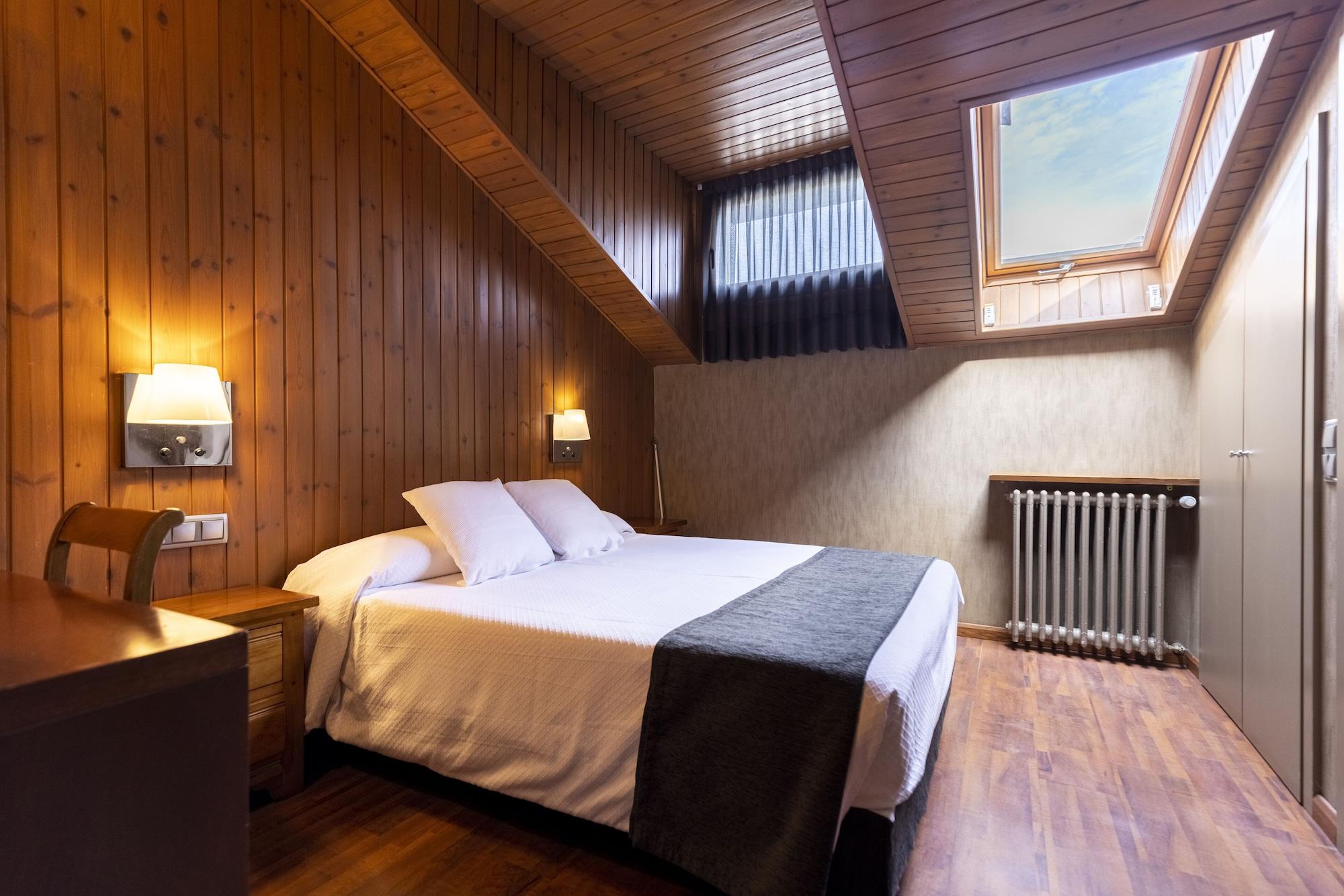 Hotel Del Prado Puigcerda Bagian luar foto