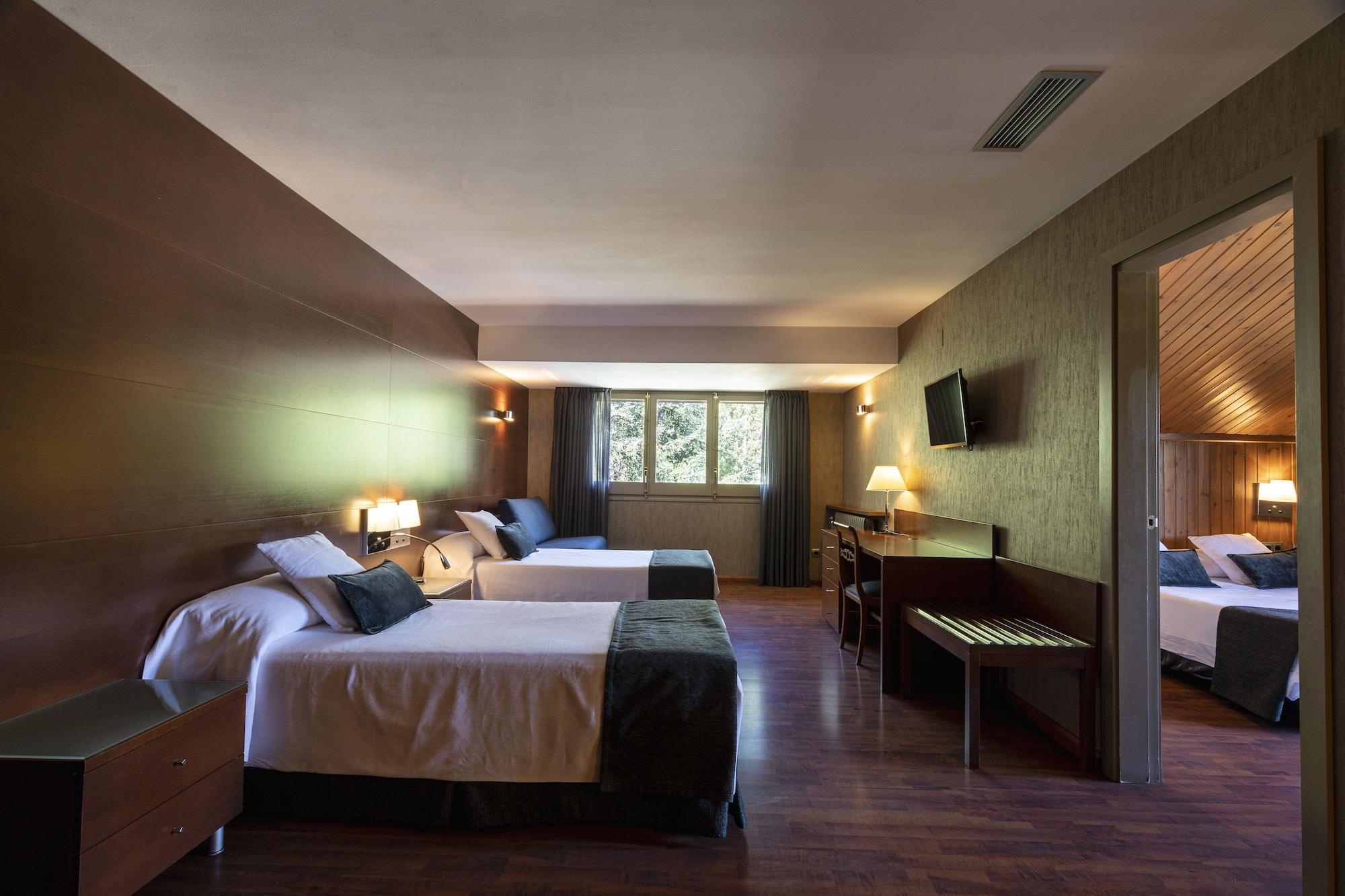 Hotel Del Prado Puigcerda Bagian luar foto