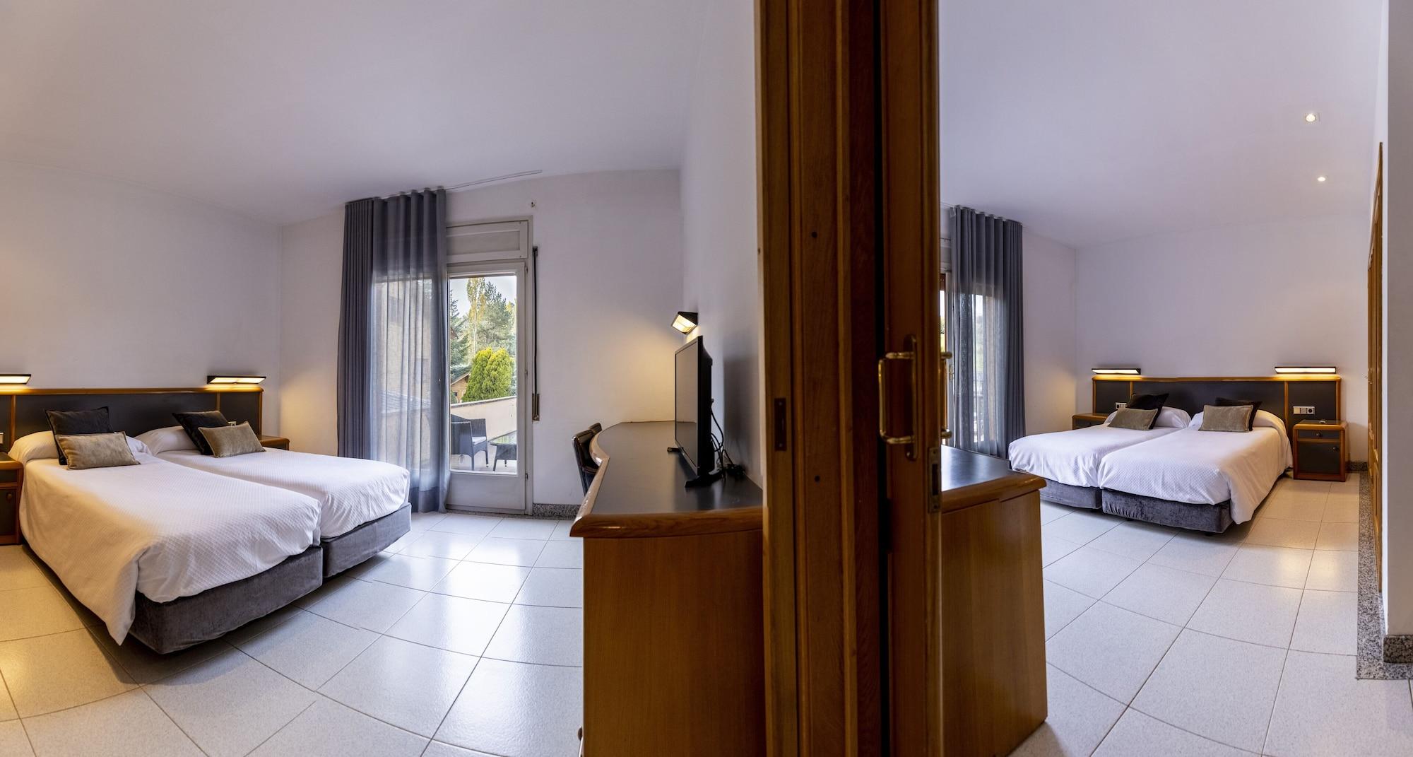 Hotel Del Prado Puigcerda Bagian luar foto