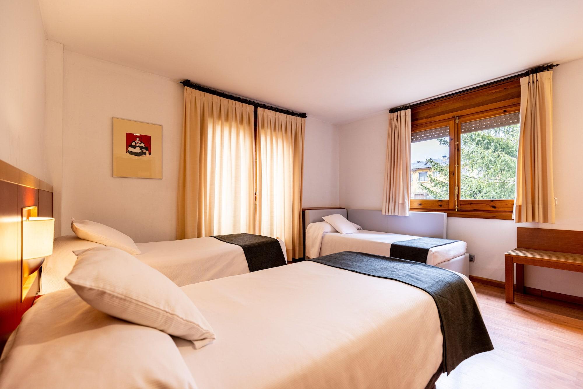 Hotel Del Prado Puigcerda Bagian luar foto