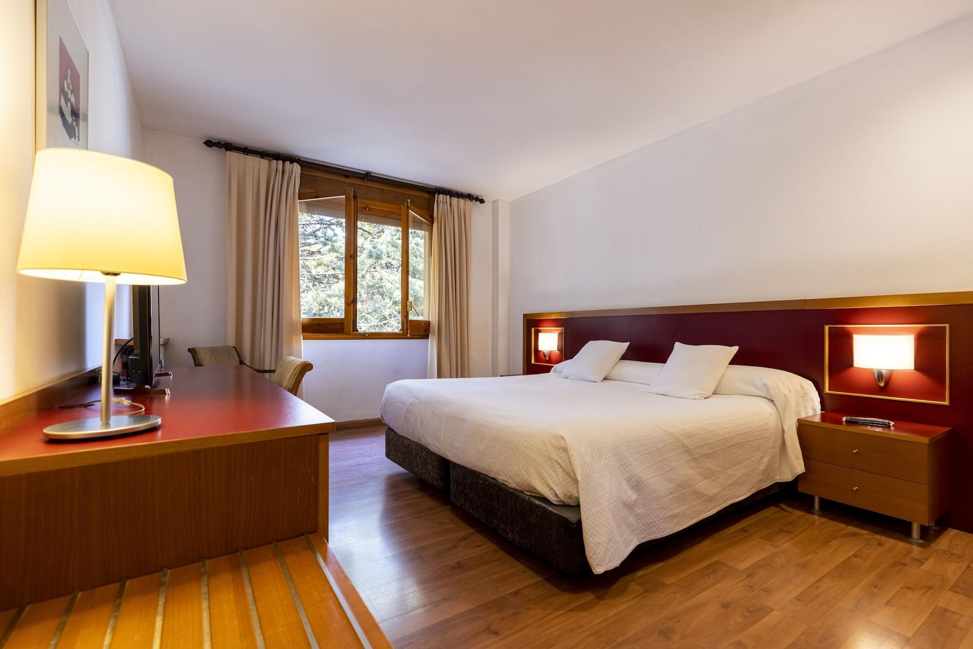 Hotel Del Prado Puigcerda Bagian luar foto